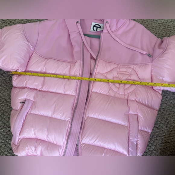 Iconic Pink Telfar Puffer Jacket - Picture 9 of 11